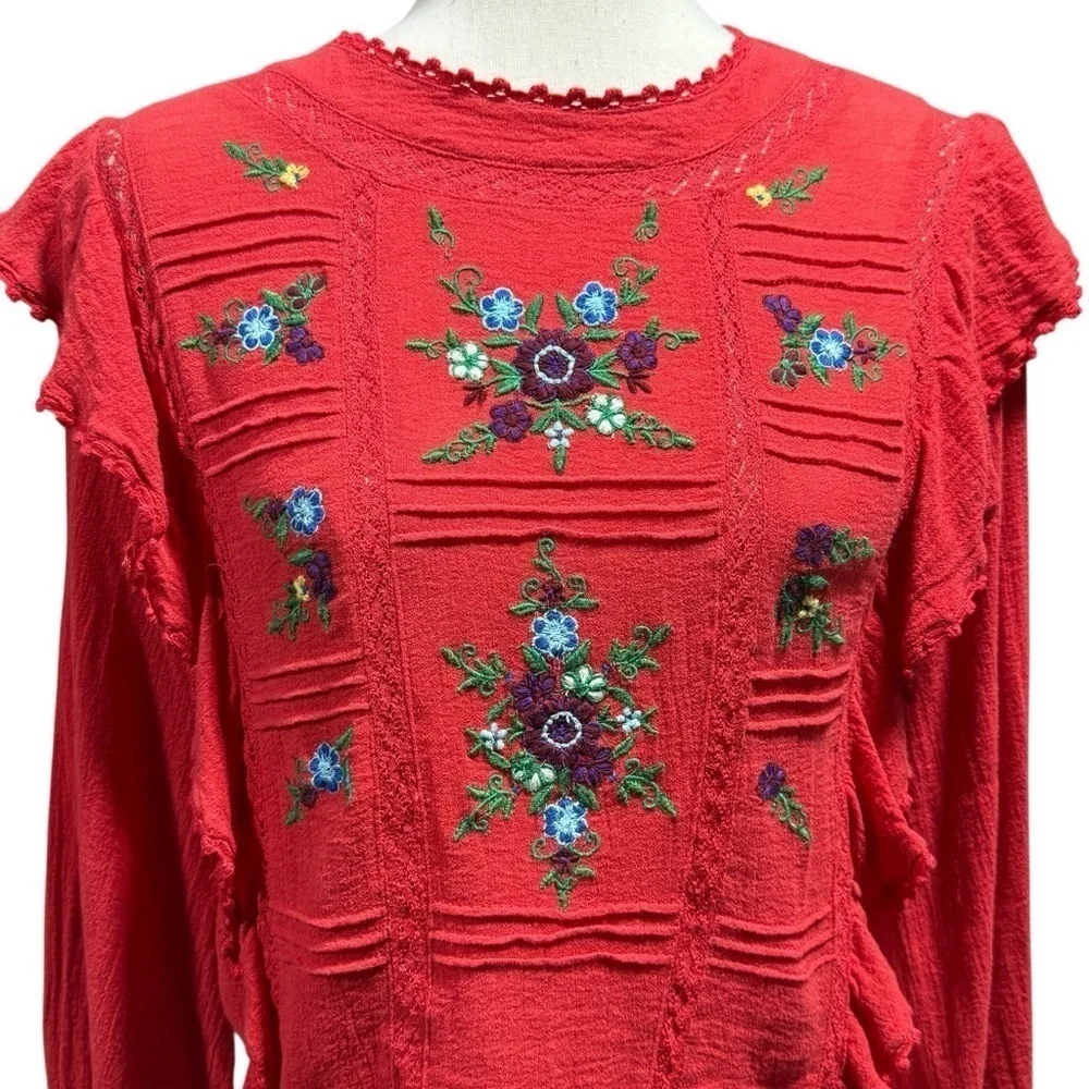 Free People The Amy Red Floral Embroidered Top Long Sleeve Sz XS Boho Ruffles